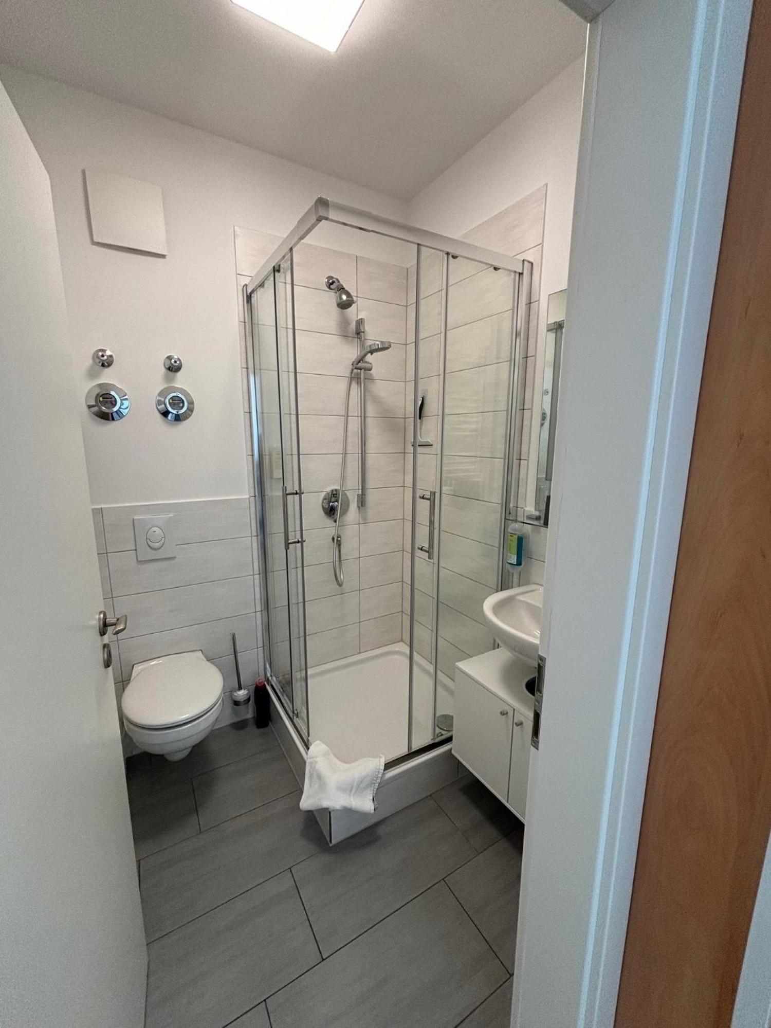 Einraumapartment Im Erdgeschoss Mit Seeblick Rheinsberg Luaran gambar