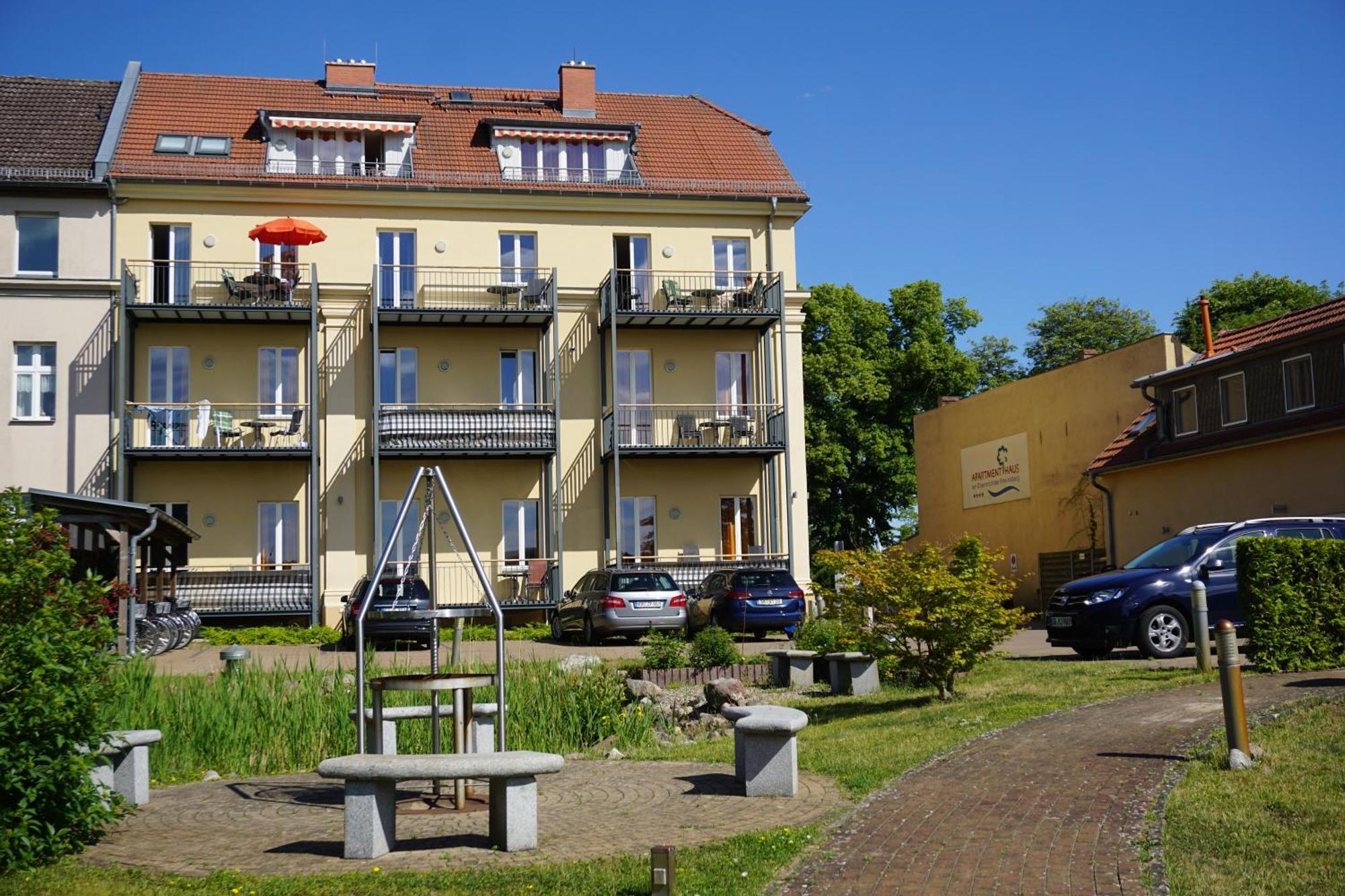 Einraumapartment Im Erdgeschoss Mit Seeblick Rheinsberg Luaran gambar